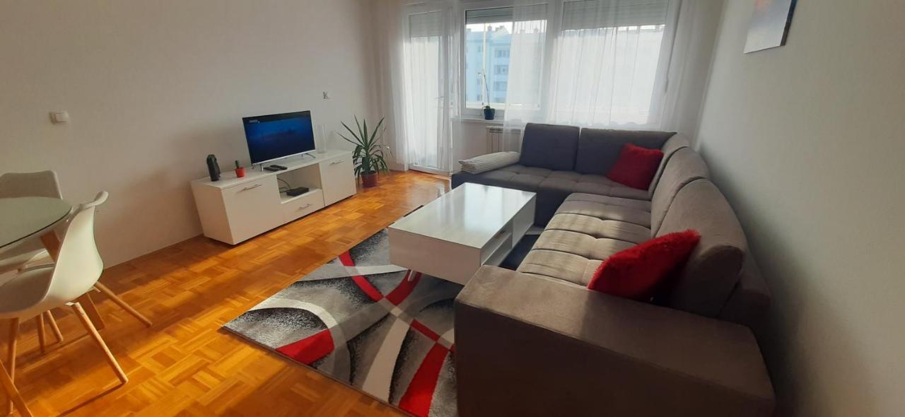 Apartman Stella Istocno Sarajevo Lukavica Bagian luar foto